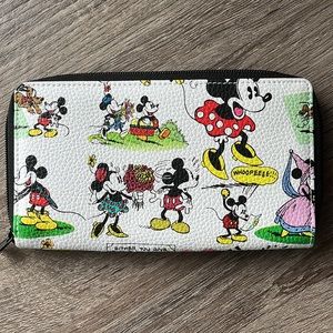 Disney Parks Authentic 12 Slot Mickey and Minnie Mouse Zipper Wallet